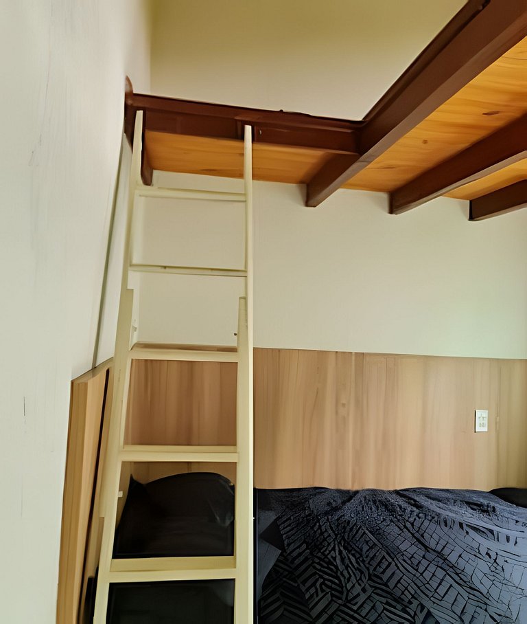 CASA 17 TOP no meio das árvores